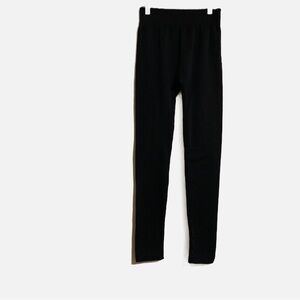 Time and Tru Stretchy Pull-on High Waisted Black Leggings. Size Medium (8-10).